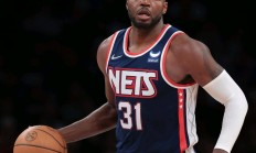 开云在线直播-篮网完胜雄鹿，米尔萨普高光表现