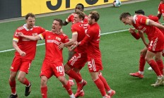 开云官网-包含门兴格拉德巴赫防线失守，连续失球的词条