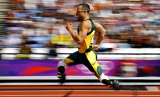 开云在线赛事平台-逆风翻盘，红牛车队如何上演惊天逆转，塞恩斯惊艳四座