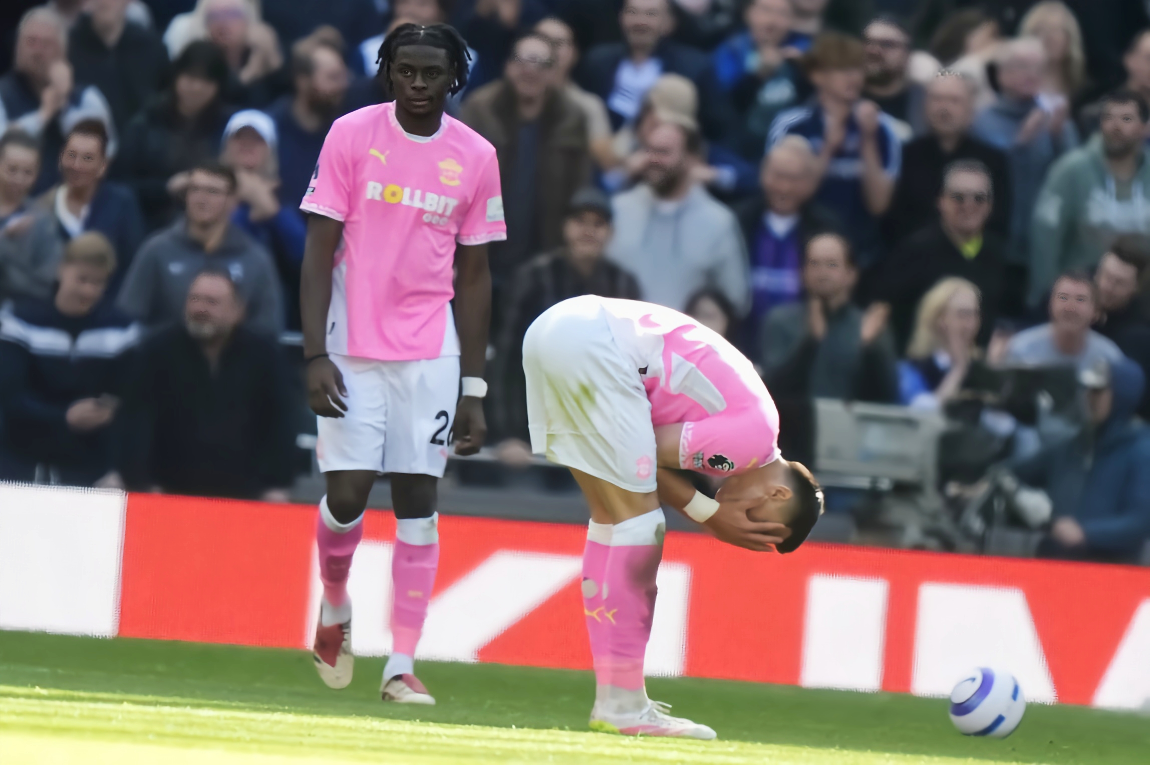 南安普顿后卫状态火热,助球队取得连胜的简单介绍 南安普顿后卫状态火热,助球队取得连胜的简单介绍