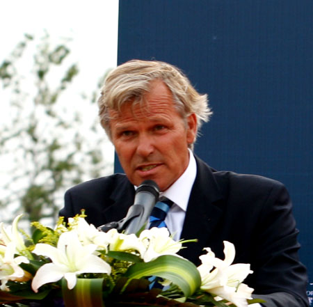 包含爱尔兰田径选手突破个人纪录，一路领先的词条