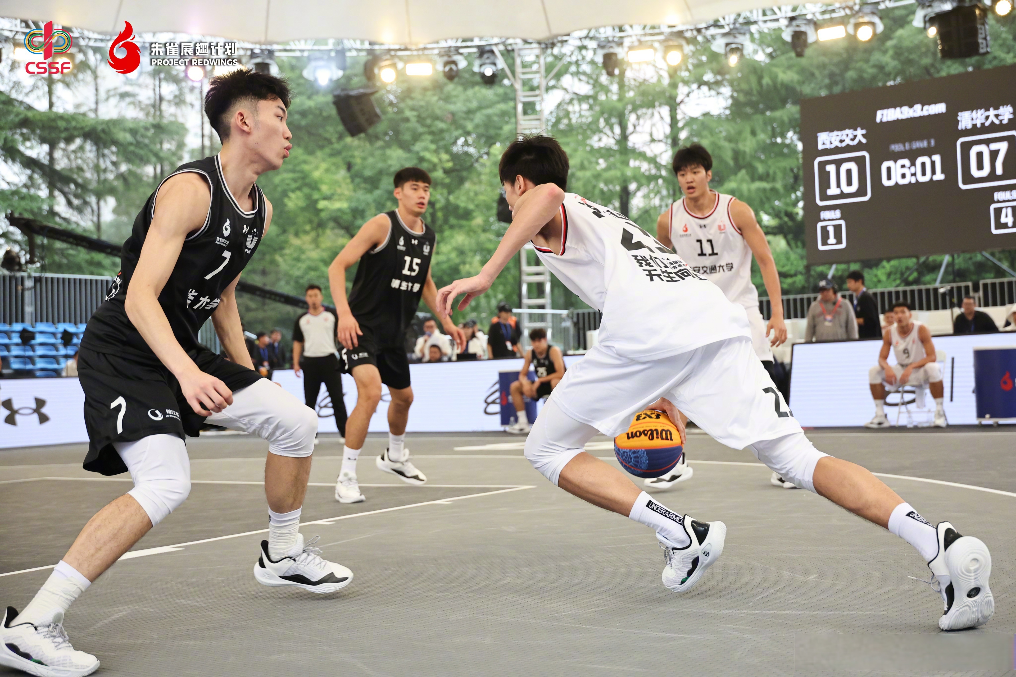 群英荟萃，CBA篮球赛助力体育热潮