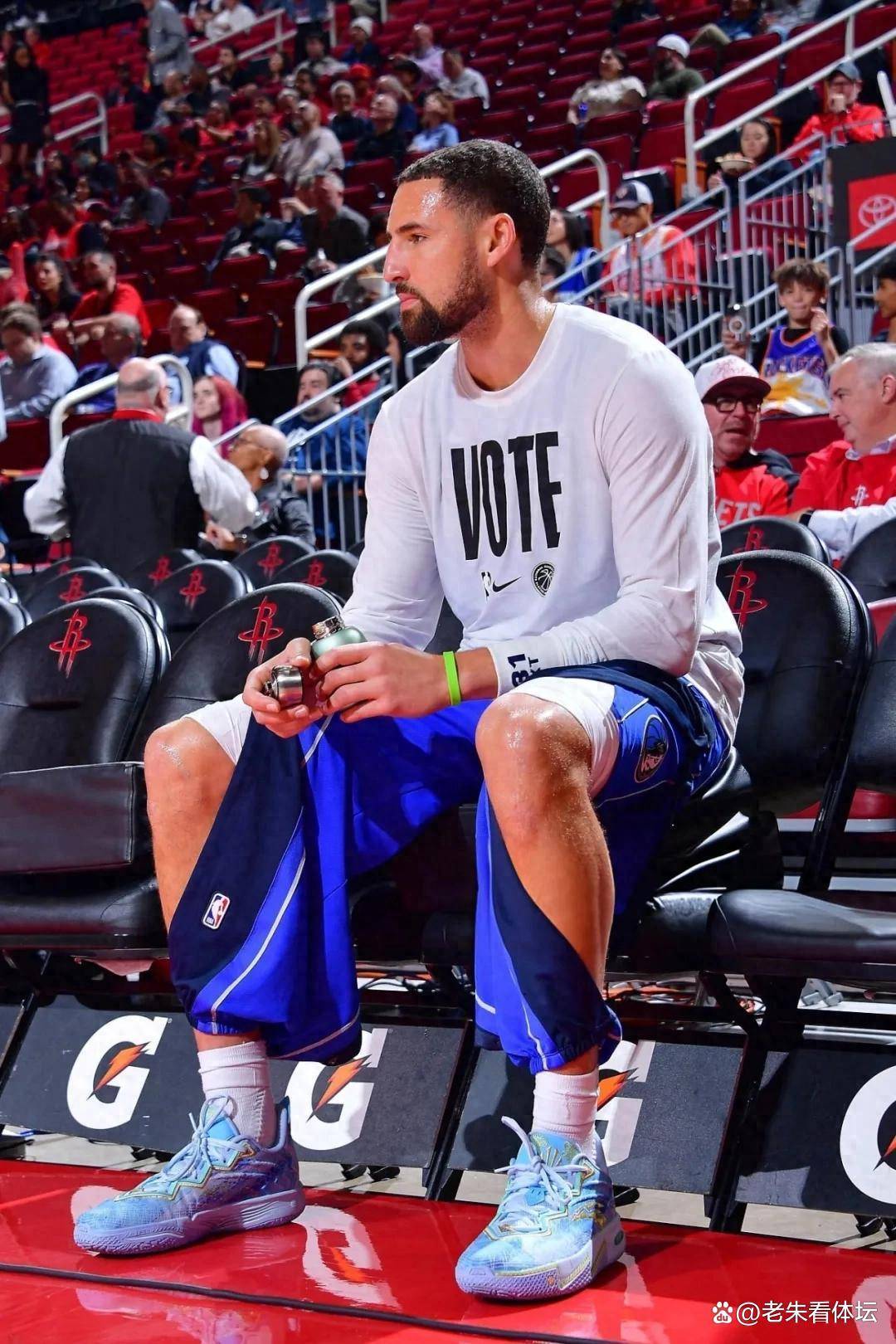 鹈鹕队再度陷入低谷，球员状态参差不齐的简单介绍