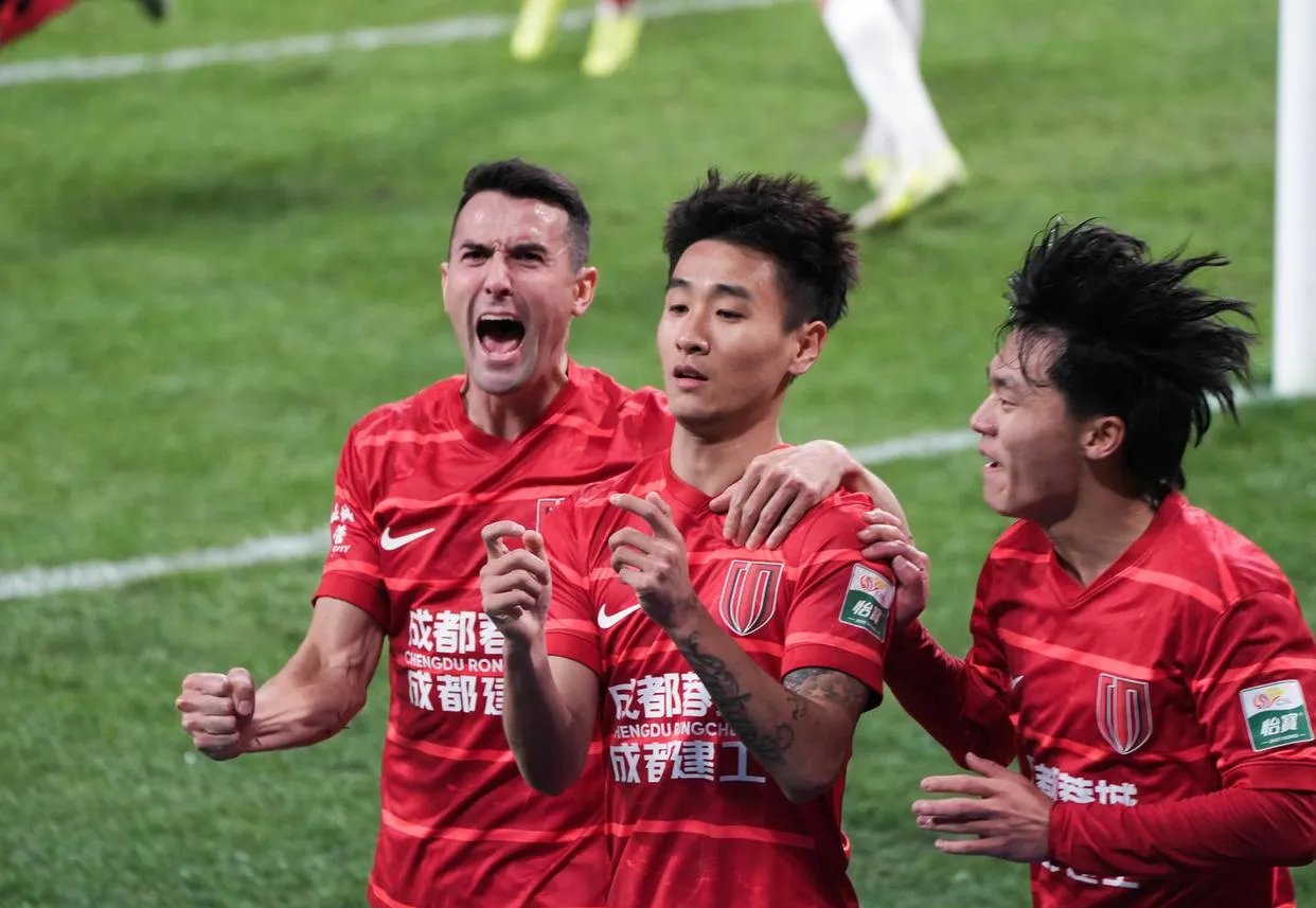 顶级联赛各队展现实力,激烈比拼持续火爆的简单介绍 顶级联赛各队展现实力,激烈比拼持续火爆的简单介绍