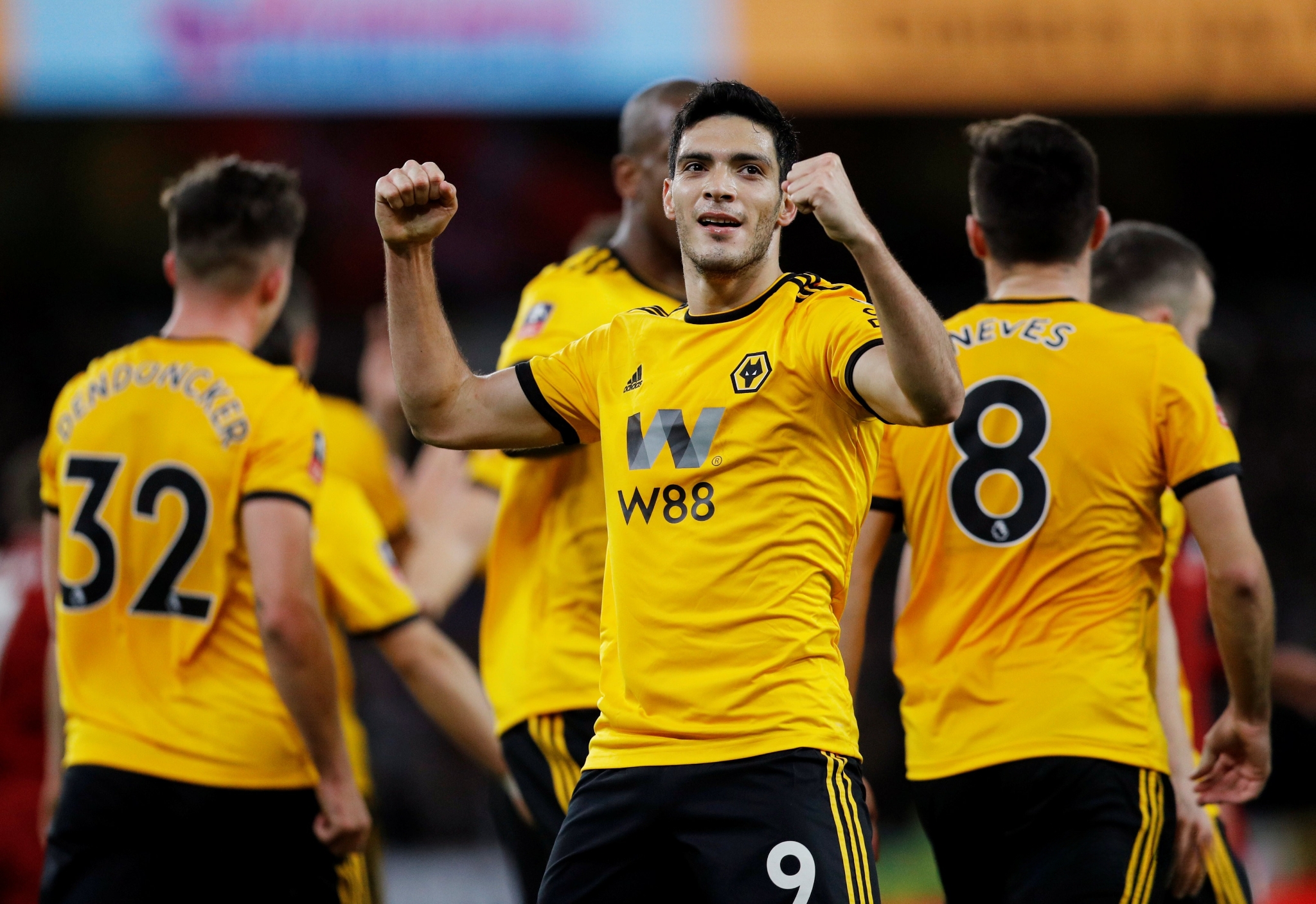 关于利物浦客场绝杀，狼队大胜南安普顿，战绩飙升的信息