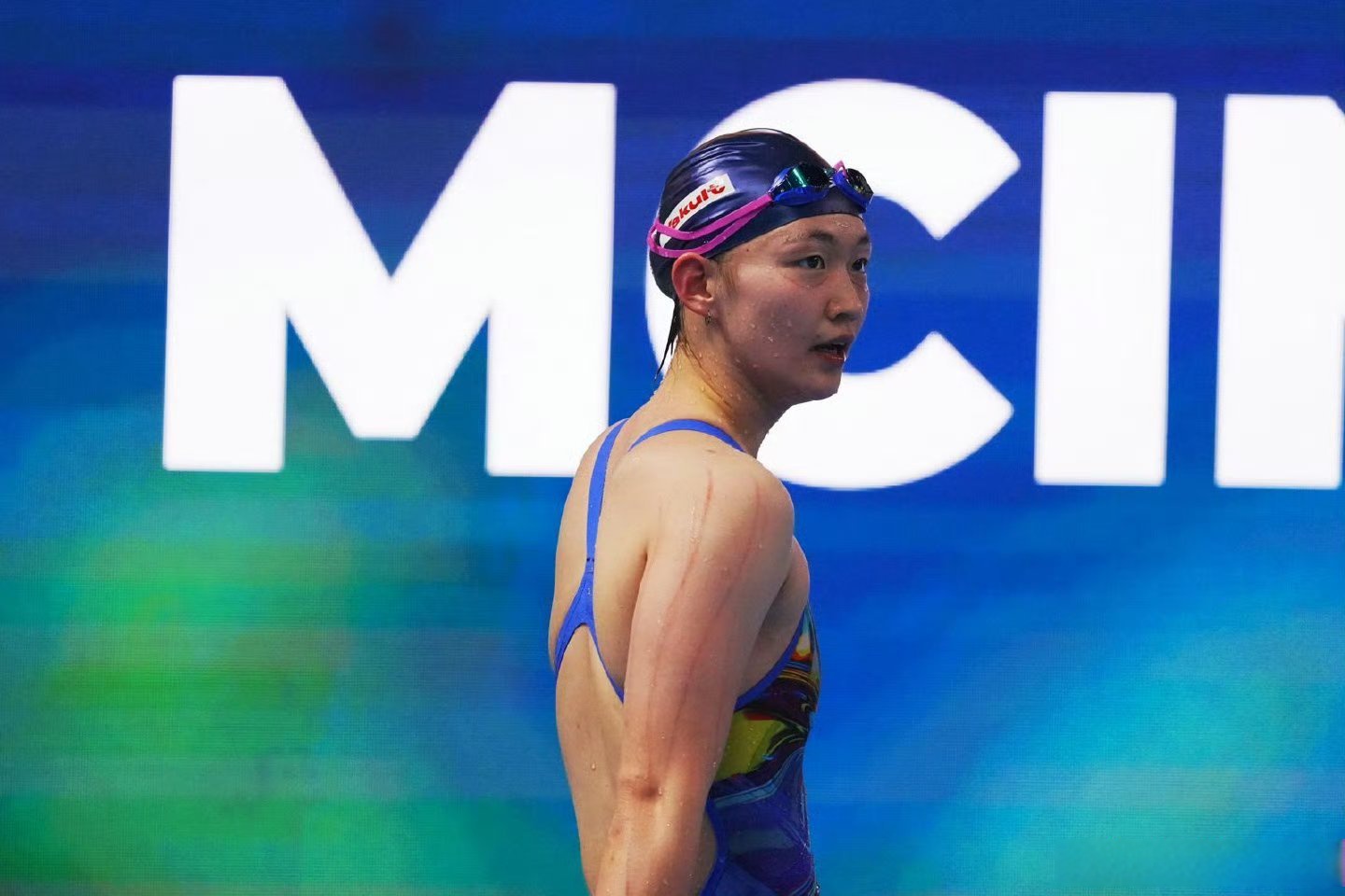 女子田径选手实现逆转,夺得银牌 女子田径选手实现逆转,夺得银牌