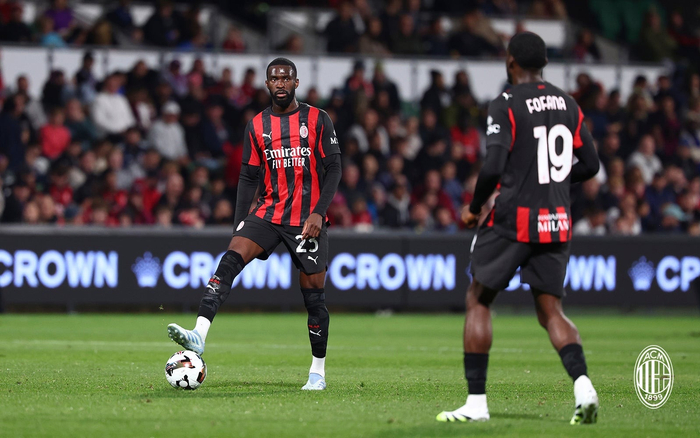 AC米兰客场大胜热那亚,积分榜首不动摇的简单介绍 AC米兰客场大胜热那亚,积分榜首不动摇的简单介绍