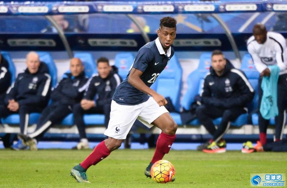 西班牙鏖战乌拉圭，科曼送出助攻