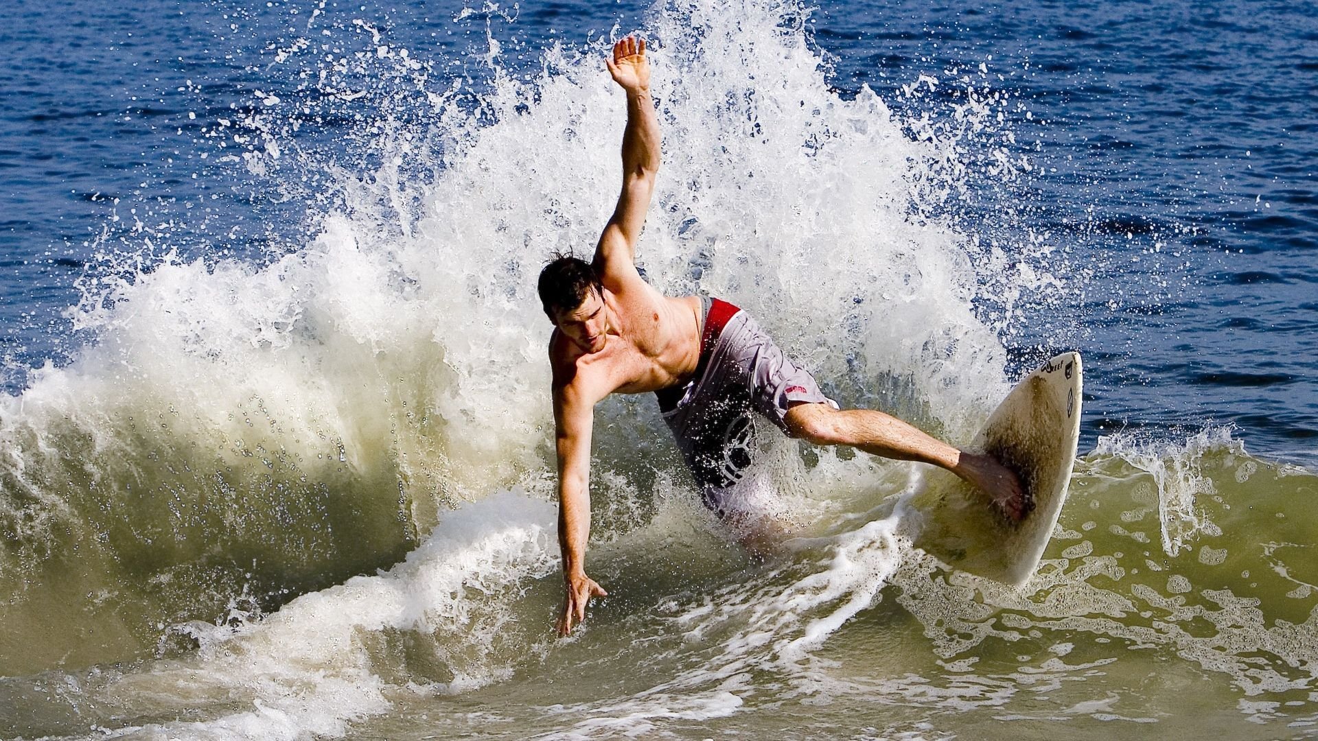 跨越东西的统治力，上海队制霸辽宁，库里在美加墨世界杯接管比赛